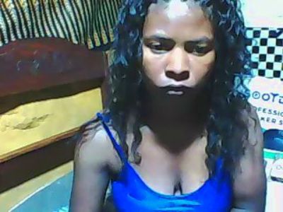 miniefunnie2 live cam on Cam4