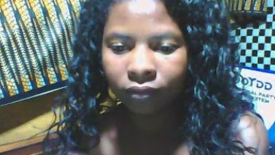 miniefunnie2 live cam on Cam4