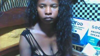 miniefunnie2 live cam on Cam4