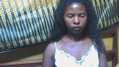 miniefunnie2 live cam on Cam4