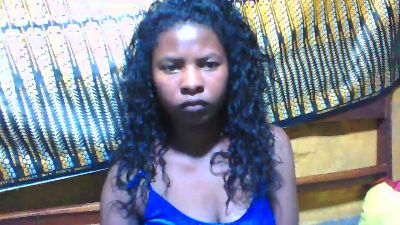 miniefunnie2 live cam on Cam4