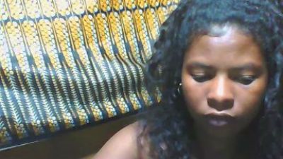 miniefunnie2 live cam on Cam4