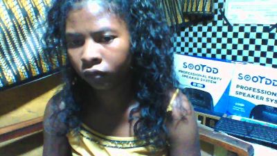 miniefunnie2 live cam on Cam4