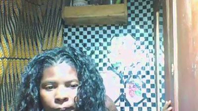 miniefunnie2 live cam on Cam4
