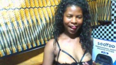 miniefunnie2 live cam on Cam4