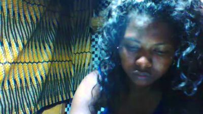 miniefunnie2 live cam on Cam4
