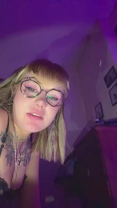 minnie_ttete live cam on Cam4