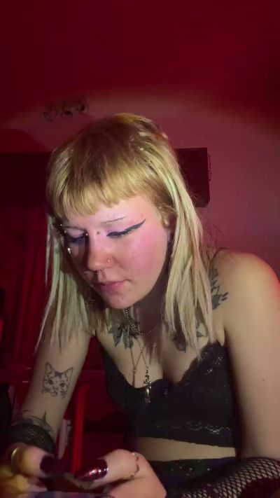 minnie_ttete live cam on Cam4