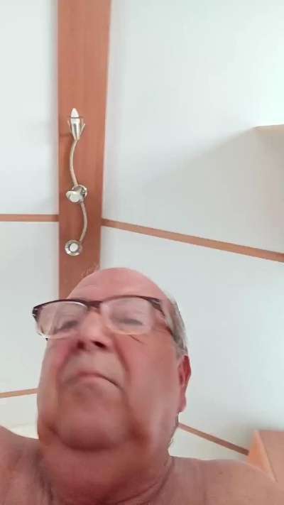 minuzzo61 live cam on Cam4