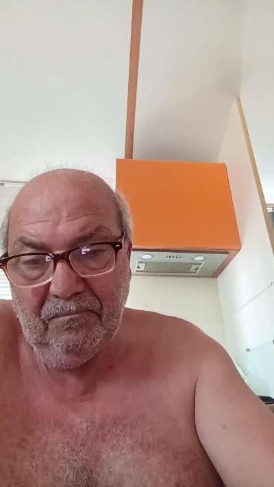minuzzo61 live cam on Cam4