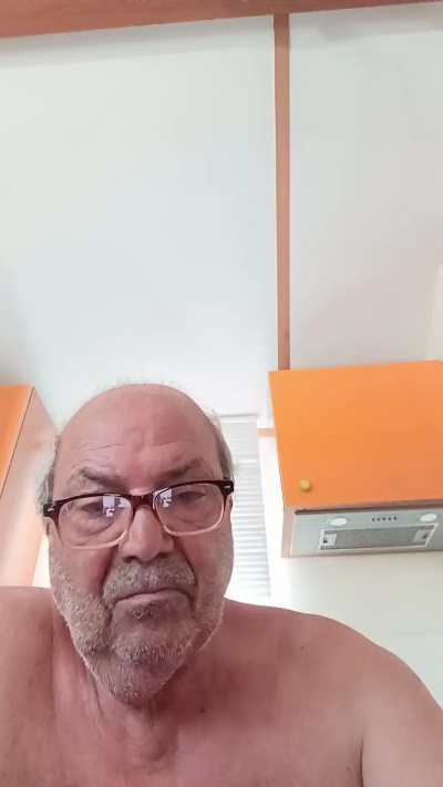 minuzzo61 live cam on Cam4