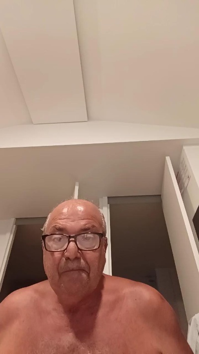 minuzzo61 live cam on Cam4