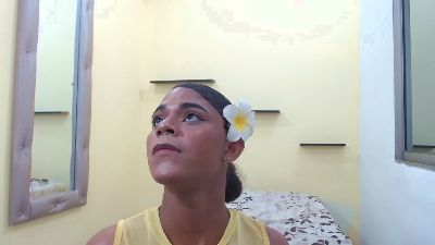 minychip_femboy live cam on Cam4