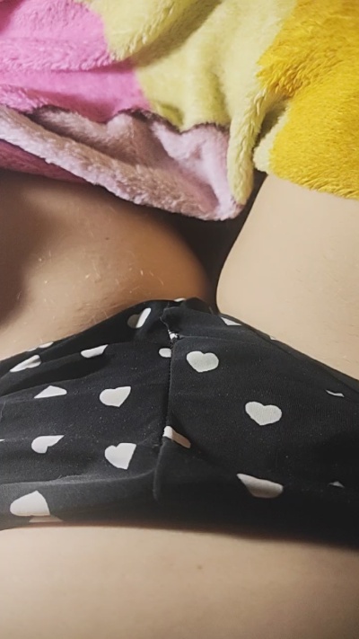 mirella4sexy live cam on Cam4