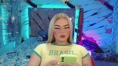 miss_adriana43 live cam on Cam4