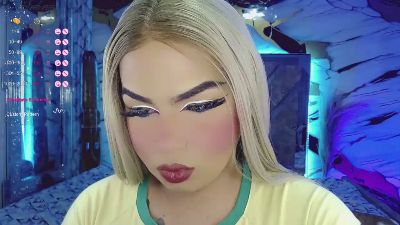 miss_adriana43 live cam on Cam4