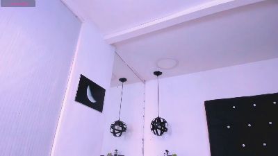 miss_yissell_55 live cam on Cam4