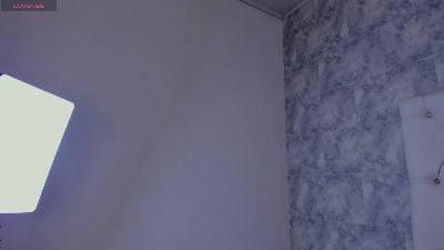misskarla2 live cam on Cam4