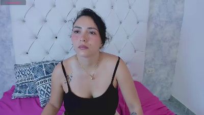 misskarla2 live cam on Cam4