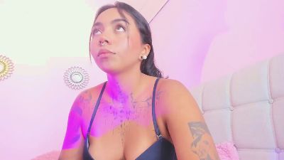 misssoffi live cam on Cam4