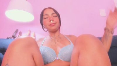 misssoffi live cam on Cam4