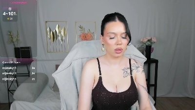 mistresshearts live cam on Cam4