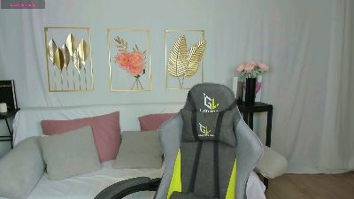 mistresshearts live cam on Cam4