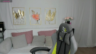 mistresshearts live cam on Cam4