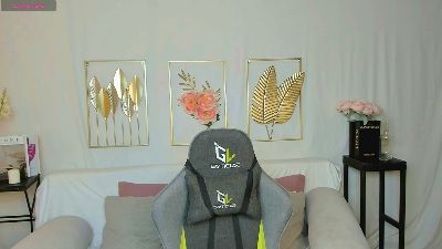 mistresshearts live cam on Cam4