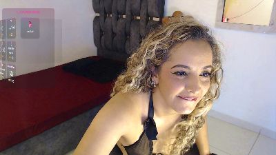 miyu_charlotte live cam on Cam4
