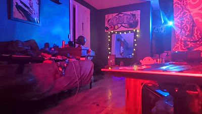 mjmckenzie55f20 live cam on Cam4