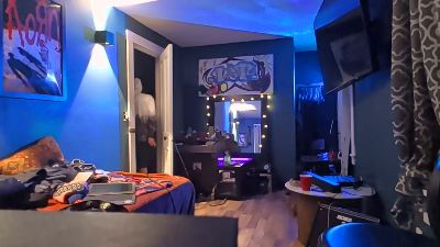 mjmckenzie55f20 live cam on Cam4