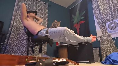 mjmckenzie55f20 live cam on Cam4