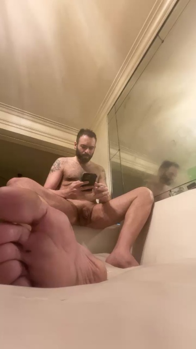 mkfadri live cam on Cam4