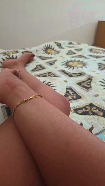 mmissfeet live cam on Cam4