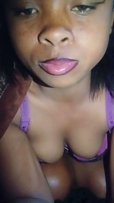 moha1 live cam on Cam4