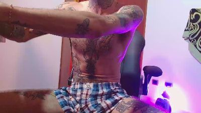 mohikano_97 live cam on Cam4