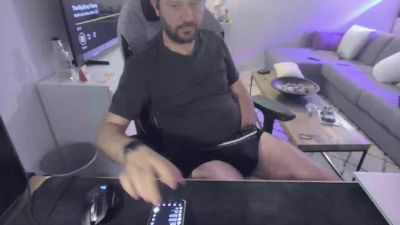 moi92160 live cam on Cam4