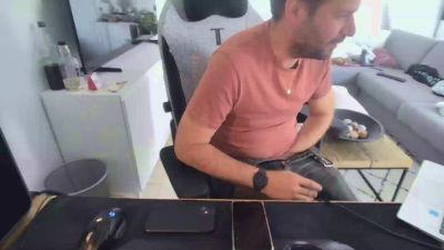 moi92160 live cam on Cam4