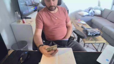 moi92160 live cam on Cam4