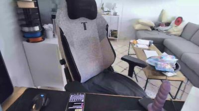 moi92160 live cam on Cam4