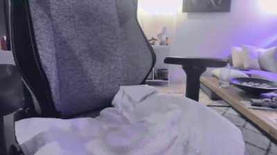 moi92160 live cam on Cam4