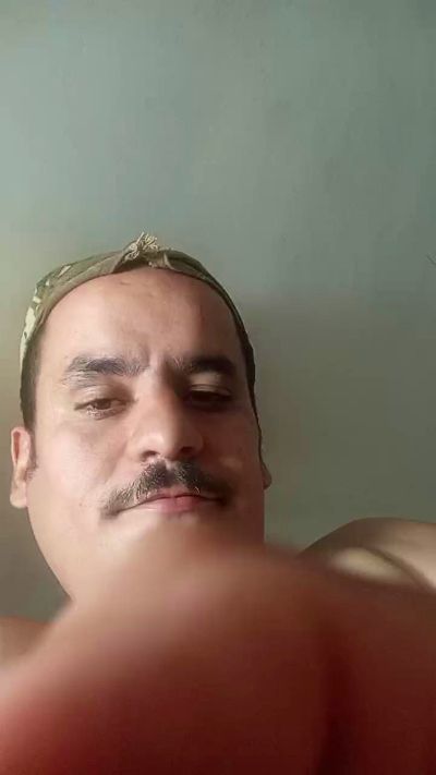 mokrane07000 live cam on Cam4