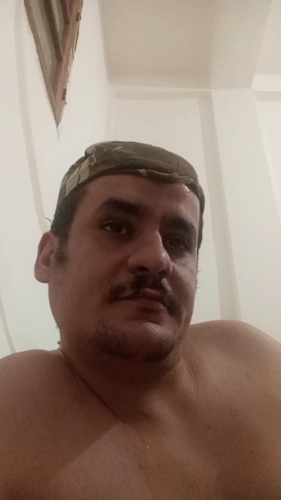 mokrane07000 live cam on Cam4