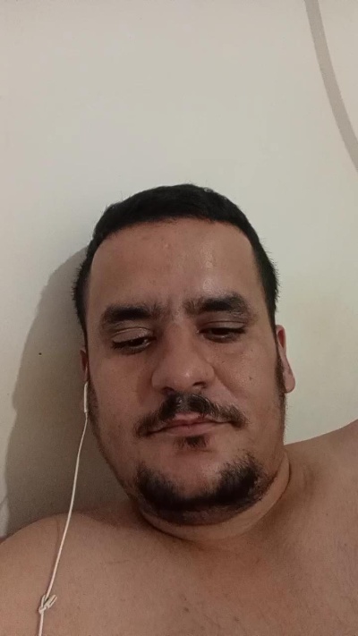 mokrane07000 live cam on Cam4