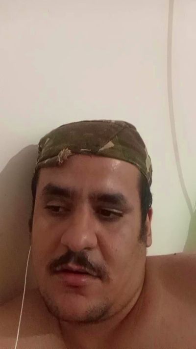 mokrane07000 live cam on Cam4
