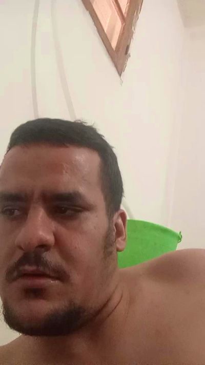 mokrane07000 live cam on Cam4