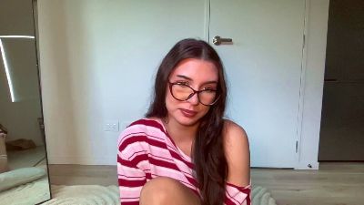 mollyy2006 live cam on Cam4