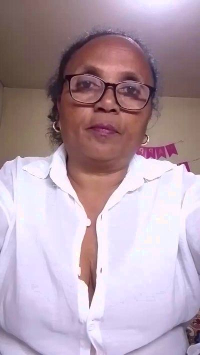 momsexy_xxx live cam on Cam4