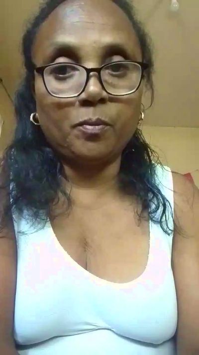 momsexy_xxx live cam on Cam4